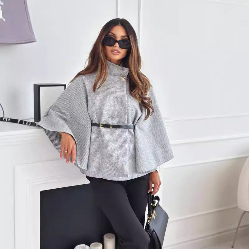 LOUISE | Moderner schwarzer Poncho mit Gürtel